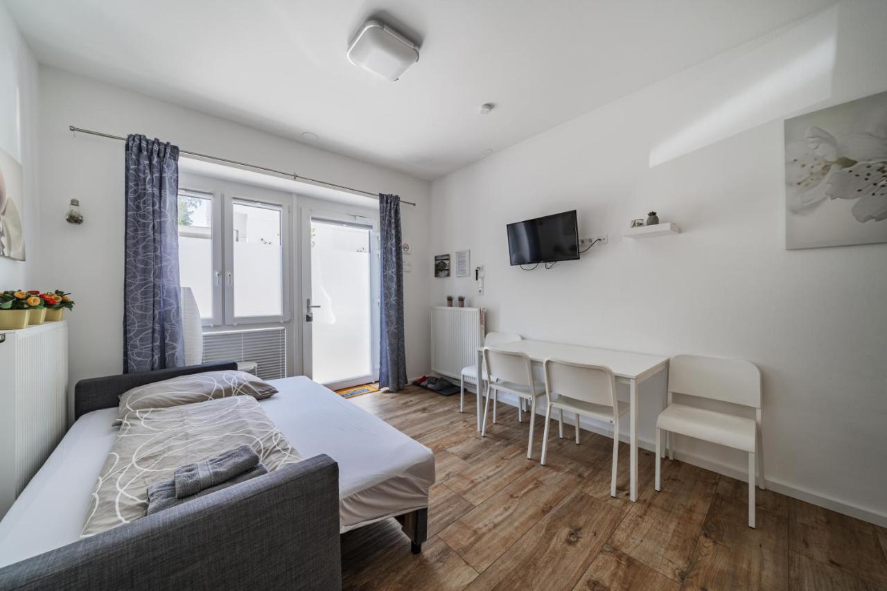 Modernes Appartement Nahe U-Bahn Und Schoenbrunn Vienna Luaran gambar