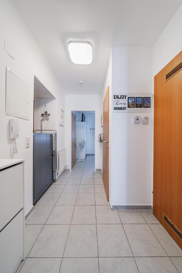 Modernes Appartement Nahe U-Bahn Und Schoenbrunn Vienna Luaran gambar